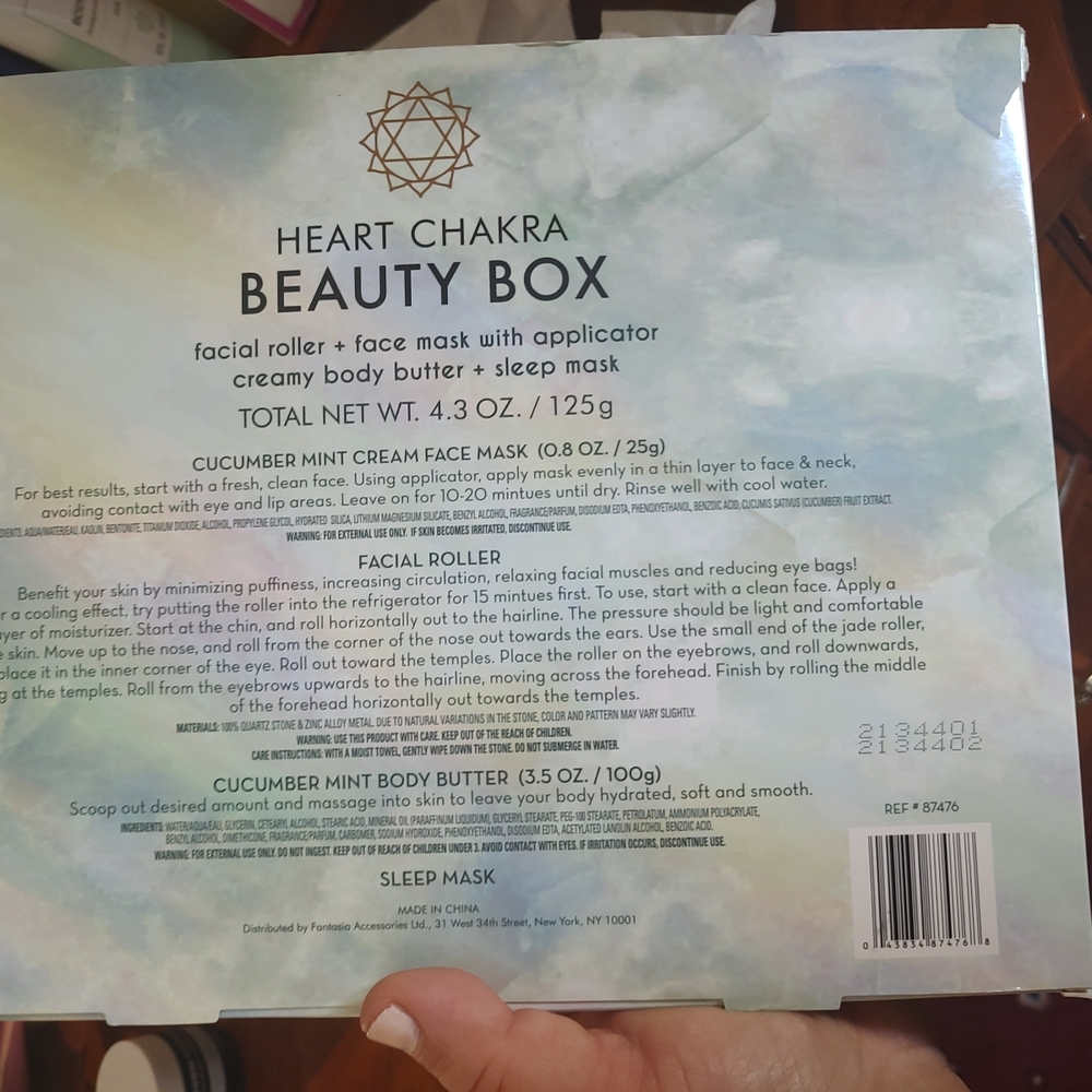 Green and Gold Skincare Set - Picture 3 of 3